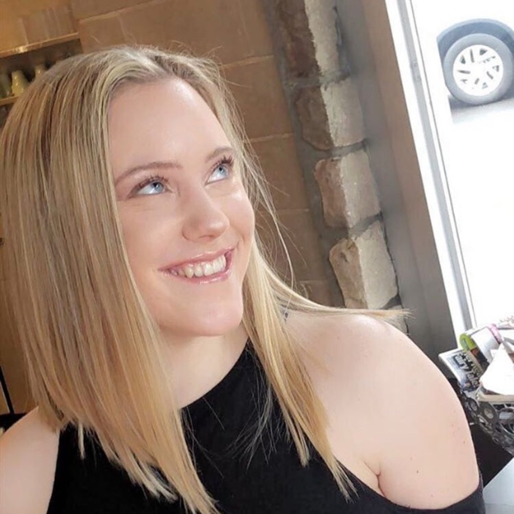 Meet your Posher, Caroline